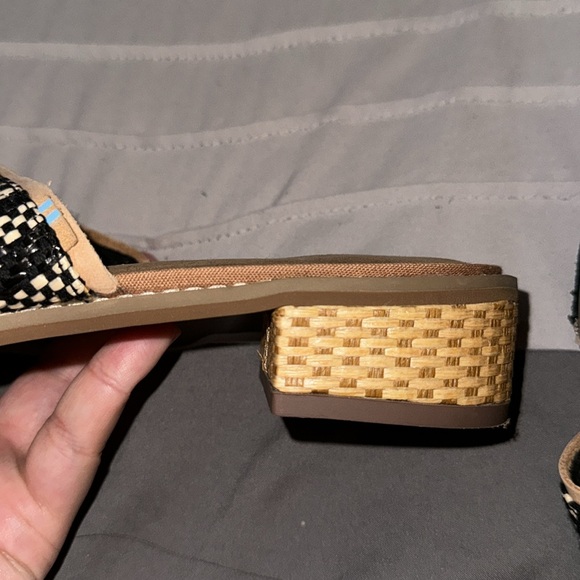 Toms Mariposa Sandals - Picture 6 of 7